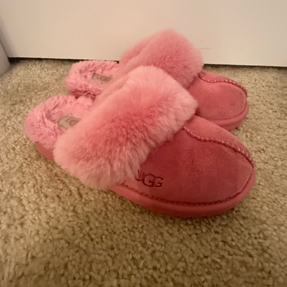 UGG Kids Pink Slippers - Picture 1 of 5